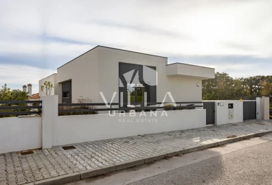 Moradia T3 para Venda em Corroios