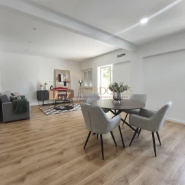 Apartamento T3 para Venda em Benfica