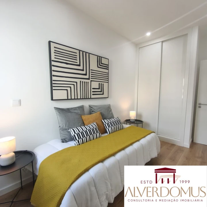 Apartamento T3 para Venda em Benfica Foto 24