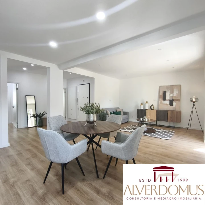 Apartamento T3 para Venda em Benfica Foto 2