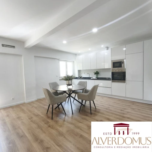 Apartamento T3 para Venda em Benfica Foto 4