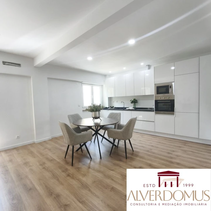 Apartamento T3 para Venda em Benfica Foto 4