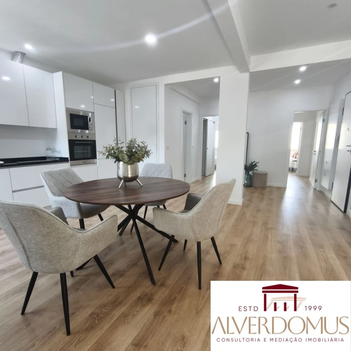 Apartamento T3 para Venda em Benfica Foto 5