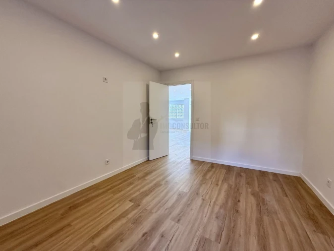 Apartamento T2 para Venda em Encosta do Sol Foto 5