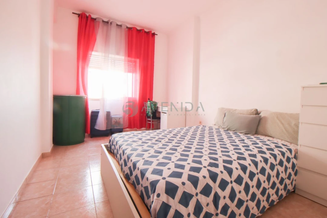 Apartamento T2 para Venda em Barreiro e Lavradio Foto 9