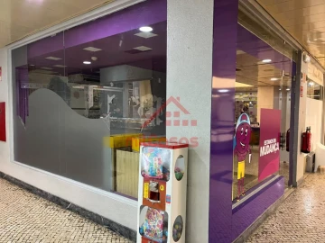 Loja para Arrendamento em Lumiar