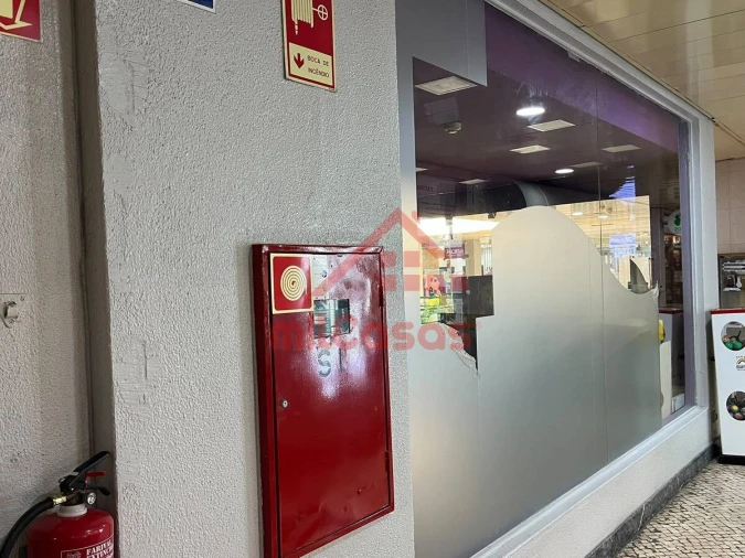 Loja para Arrendamento em Lumiar Foto 18
