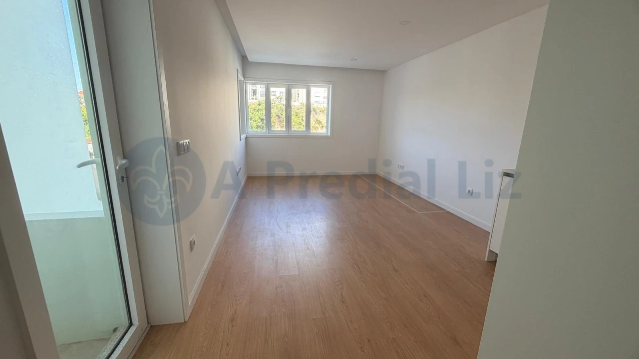 Apartamento T1 para Venda em Cedofeita, Santo Ildefonso, Sé, Miragaia, São Nicolau e Vitória Foto 3