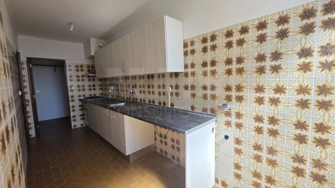 Apartamento T2 para Venda em Benavente Foto 2