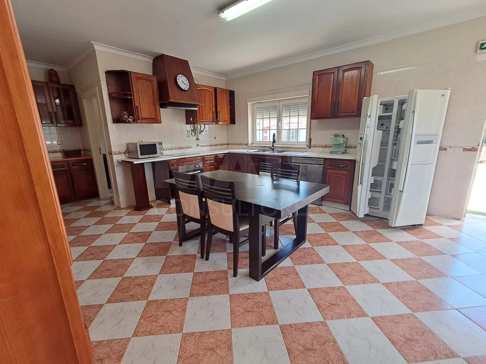 Moradia T3 para Arrendamento em Nadadouro Foto 3