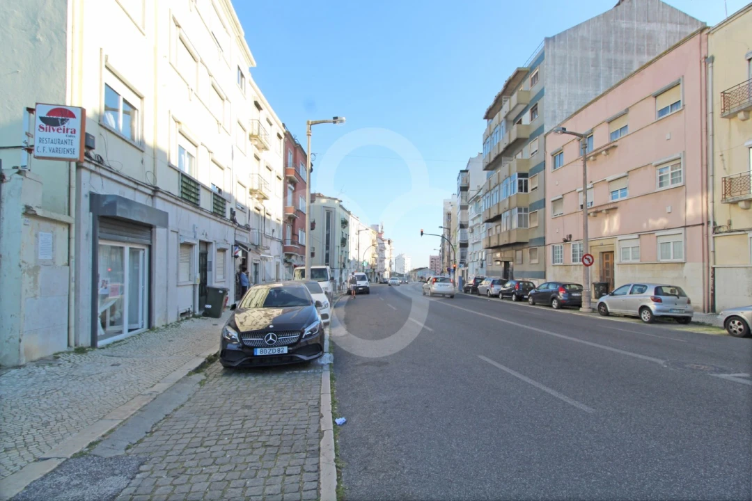 Apartamento T3 para Venda em Penha de França Foto 3