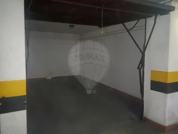 Garagem para Venda em Agualva e Mira-Sintra