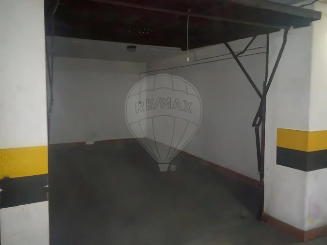 Garagem para Venda em Agualva e Mira-Sintra Foto 8