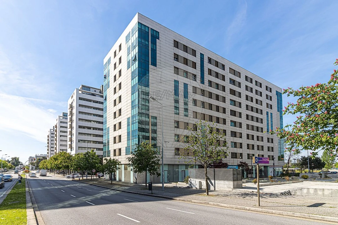 Apartamento T4 para Arrendamento em Ramalde Foto 21