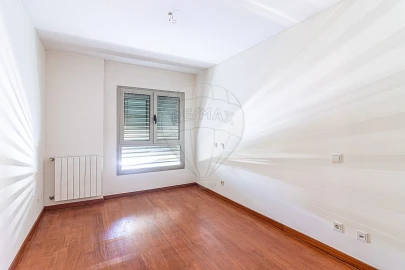 Apartamento T4 para Arrendamento em Ramalde