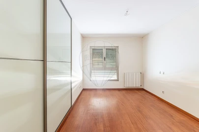 Apartamento T4 para Arrendamento em Ramalde