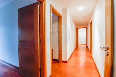Apartamento T4 para Arrendamento em Ramalde