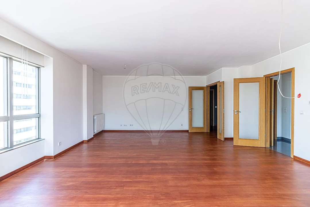 Apartamento T4 para Arrendamento em Ramalde Foto 18