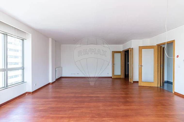 Apartamento T4 para Arrendamento em Ramalde Foto 18