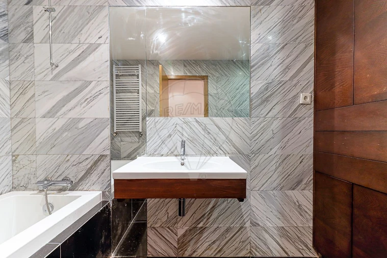 Apartamento T4 para Arrendamento em Ramalde Foto 8