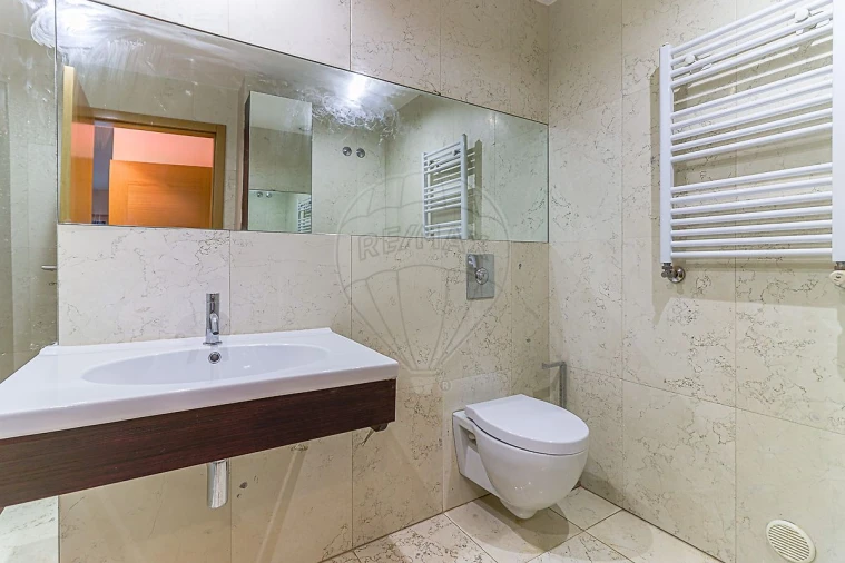 Apartamento T4 para Arrendamento em Ramalde Foto 2