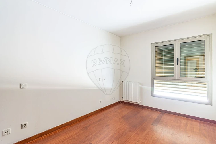 Apartamento T4 para Arrendamento em Ramalde Foto 10