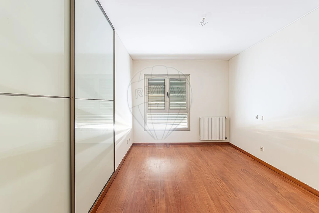Apartamento T4 para Arrendamento em Ramalde Foto 6