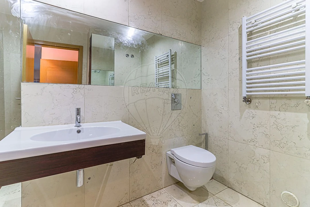 Apartamento T4 para Arrendamento em Ramalde Foto 2