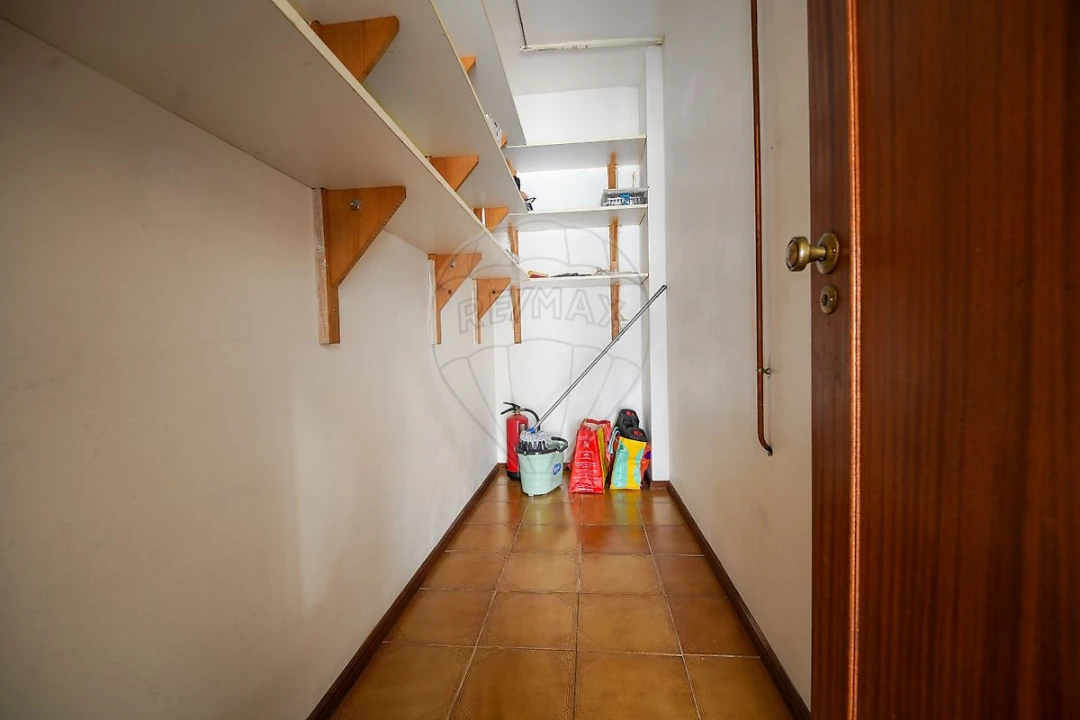 Apartamento T2 para Venda em São Pedro Foto 23