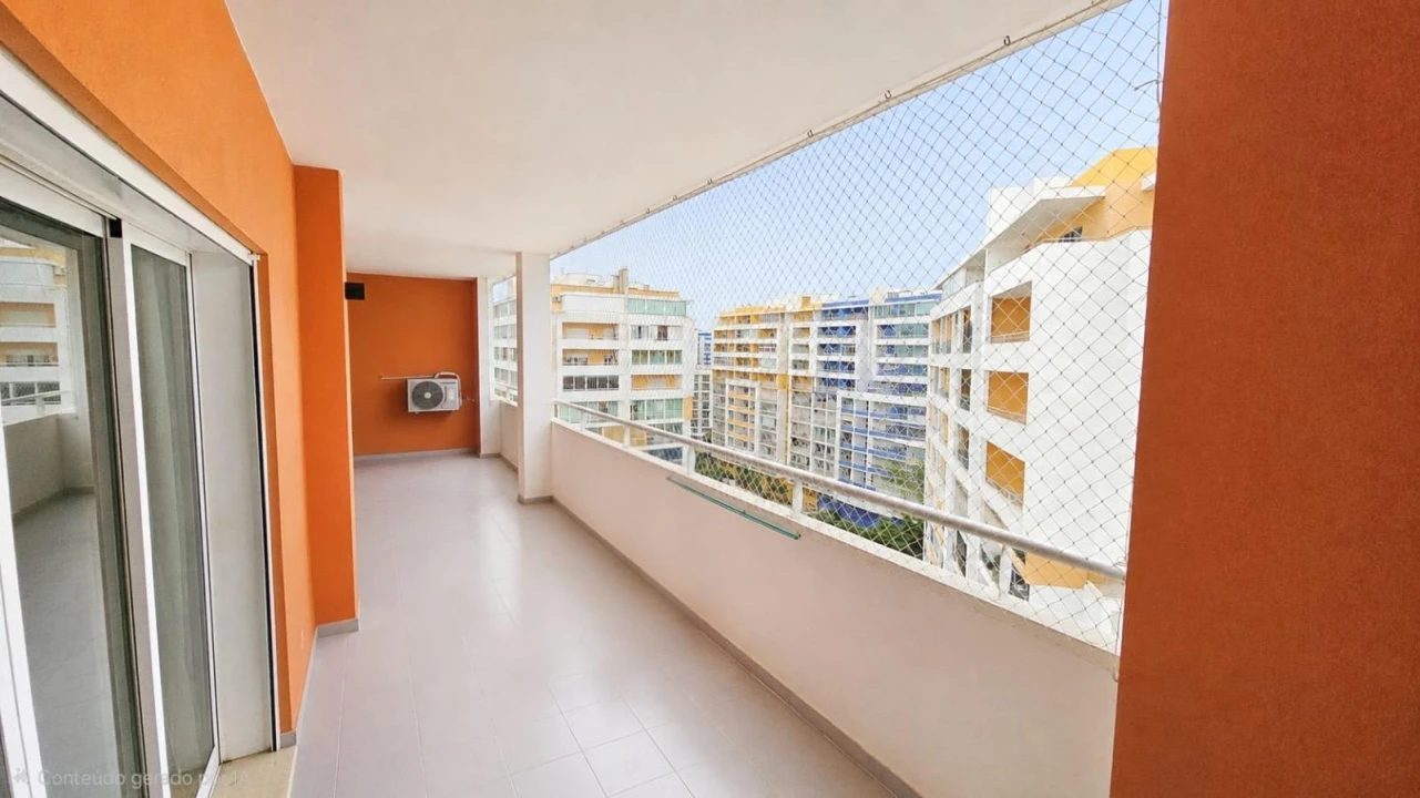 Apartamento T2 para Venda em Portimão Foto 3