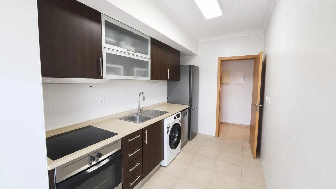 Apartamento T2 para Venda em Portimão Foto 5