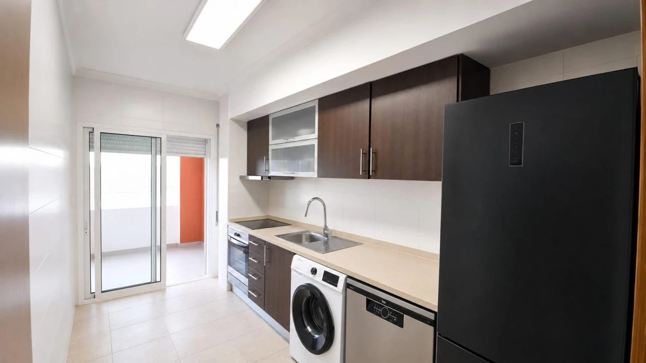 Apartamento T2 para Venda em Portimão Foto 6