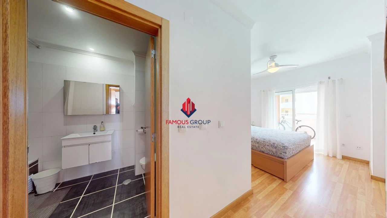 Apartamento T2 para Venda em Portimão Foto 14