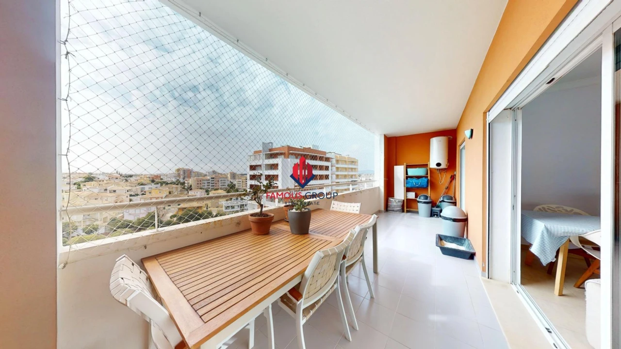 Apartamento T2 para Venda em Portimão Foto 3