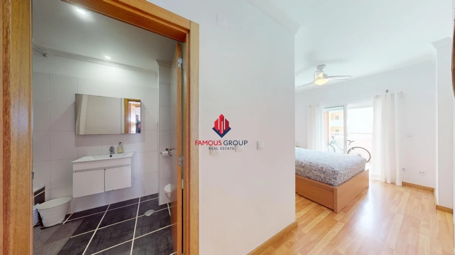 Apartamento T2 para Venda em Portimão Foto 14