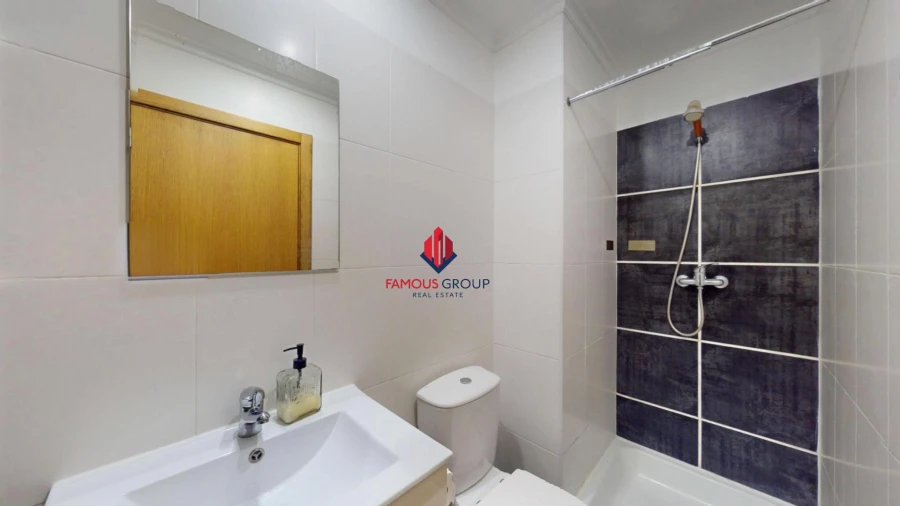 Apartamento T2 para Venda em Portimão Foto 23