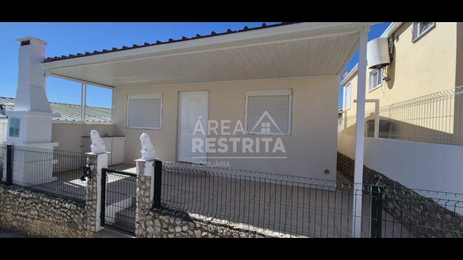 Moradia T3 para Venda em Fernao Ferro