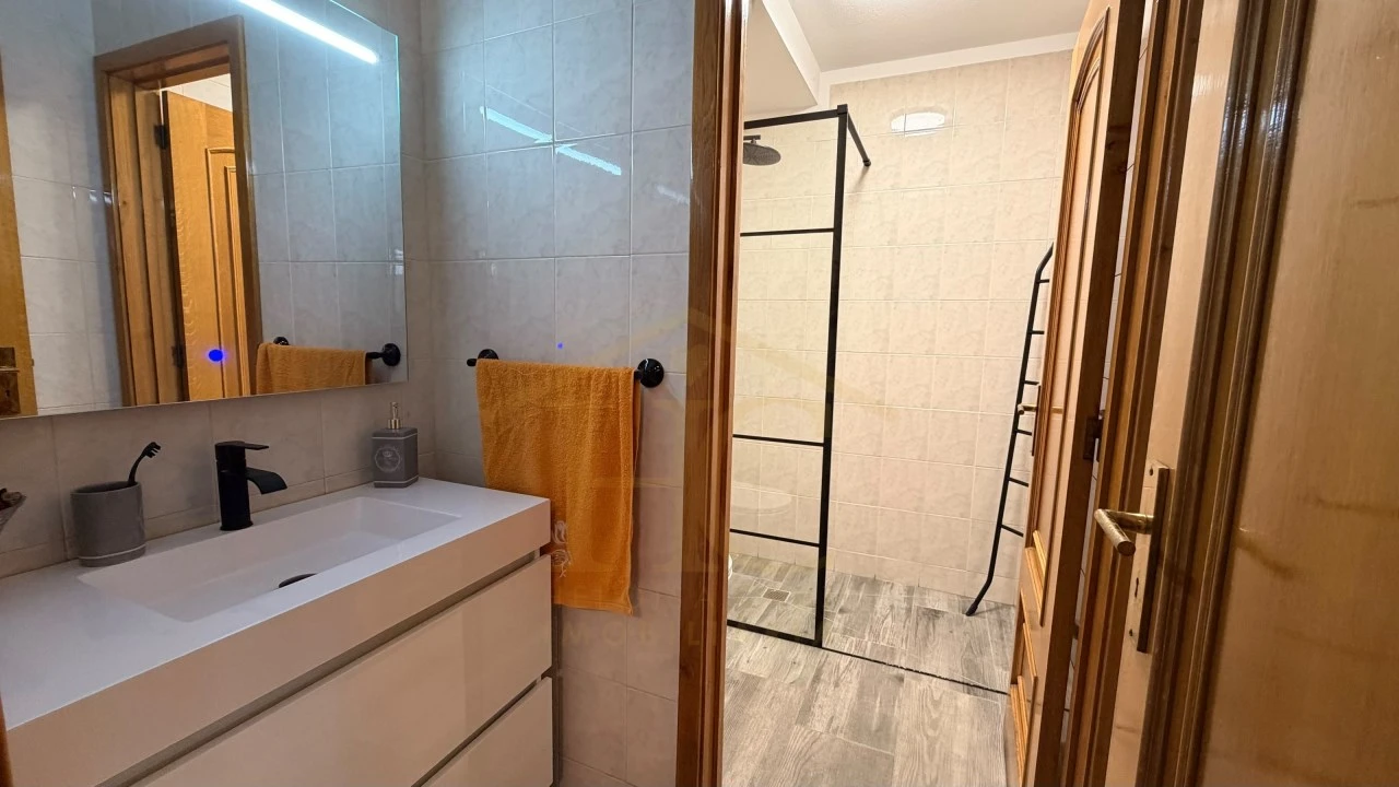 Moradia T5 para Venda em Custóias, Leça do Balio e Guifões Foto 4
