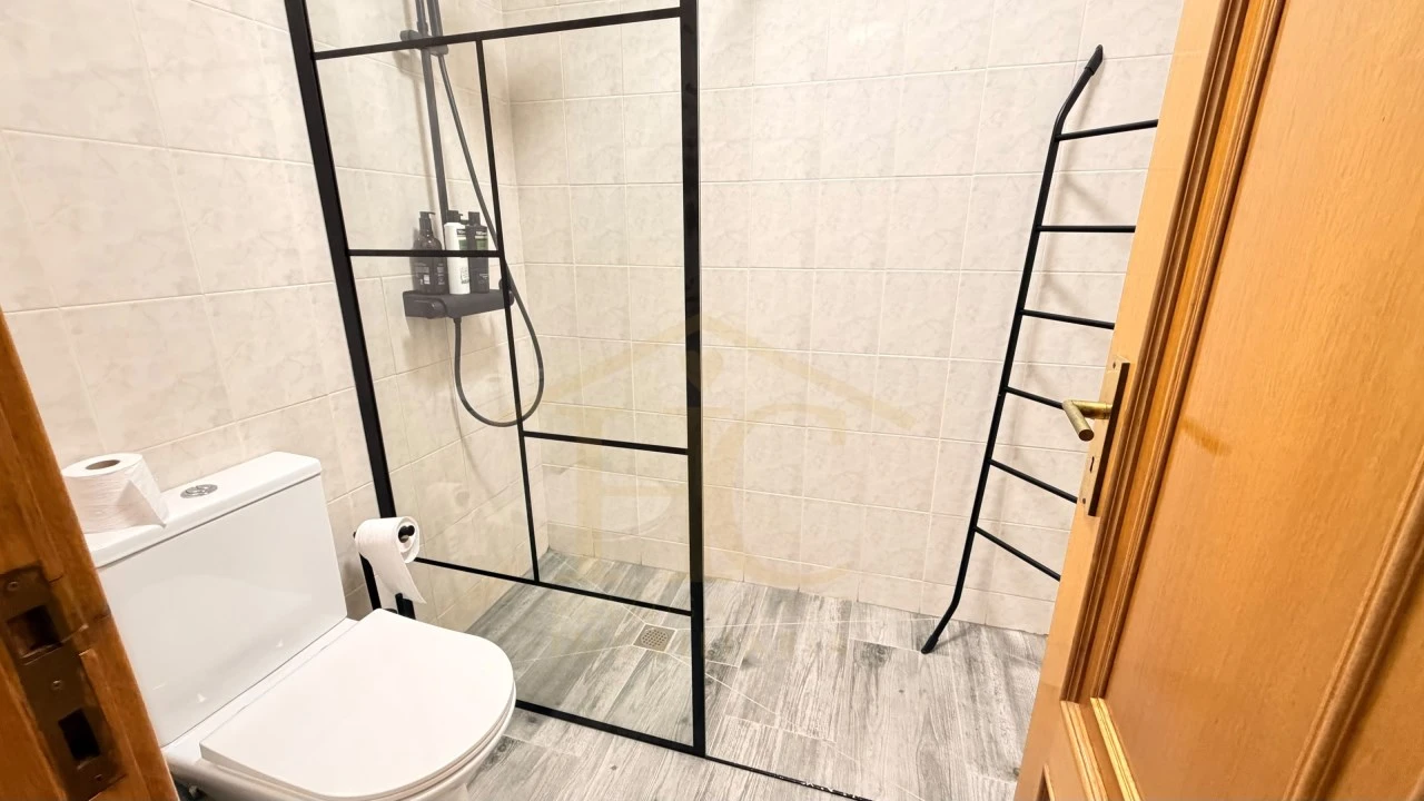 Moradia T5 para Venda em Custóias, Leça do Balio e Guifões Foto 5