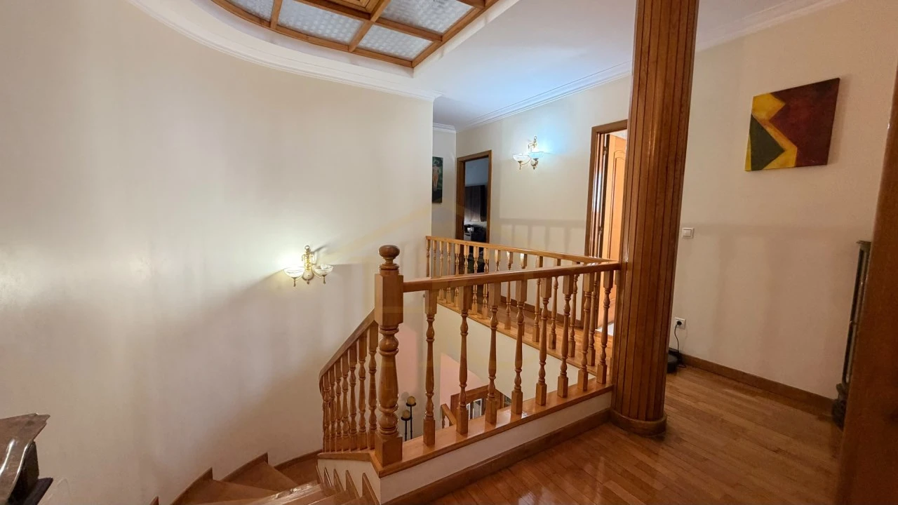 Moradia T5 para Venda em Custóias, Leça do Balio e Guifões Foto 10