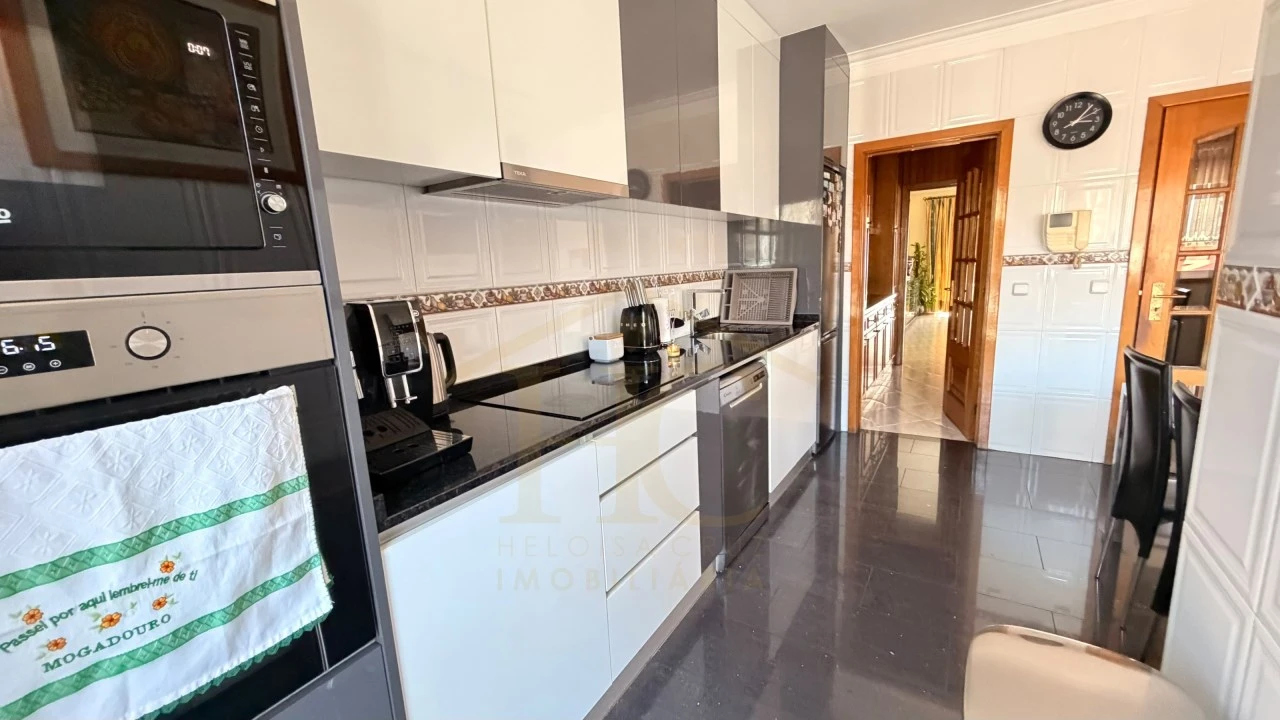 Moradia T5 para Venda em Custóias, Leça do Balio e Guifões Foto 22