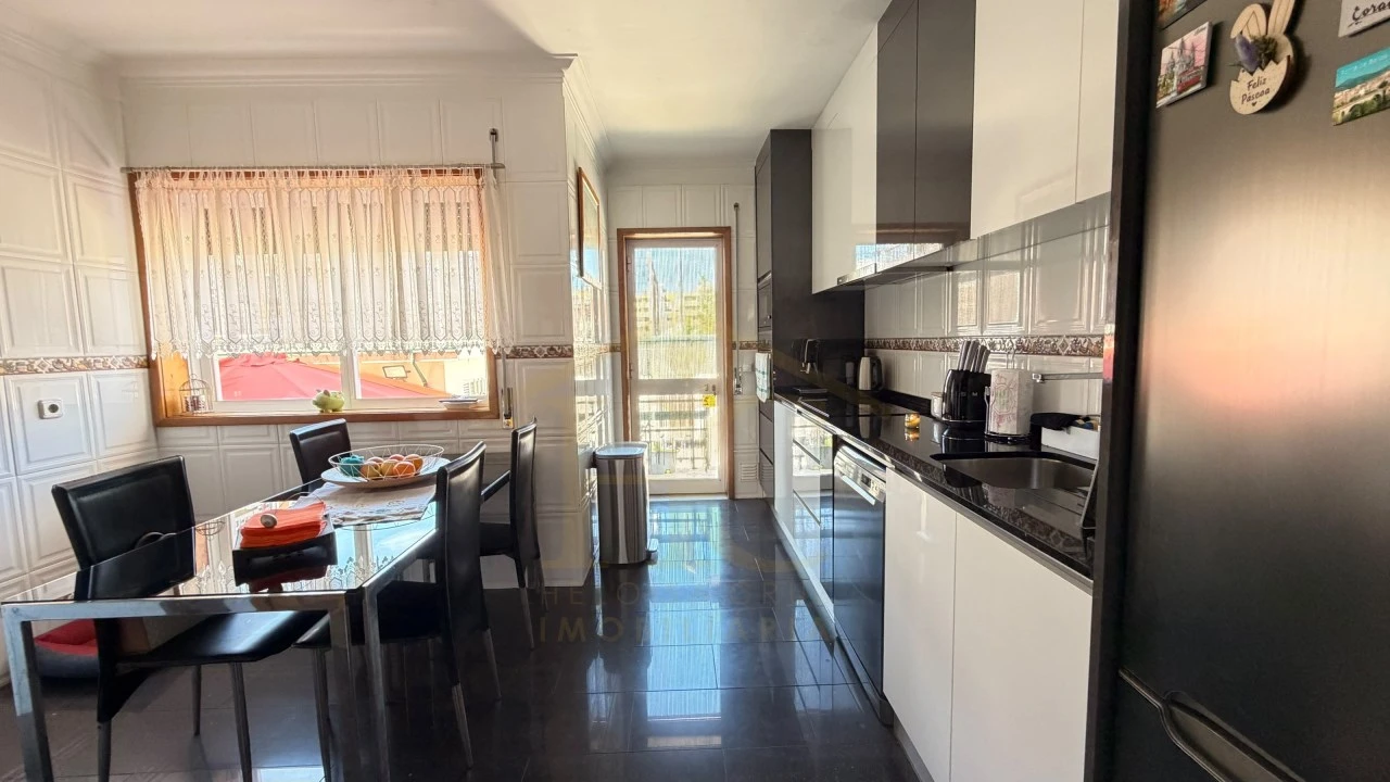 Moradia T5 para Venda em Custóias, Leça do Balio e Guifões Foto 23