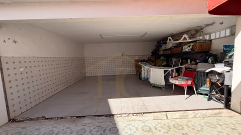 Moradia T5 para Venda em Custóias, Leça do Balio e Guifões