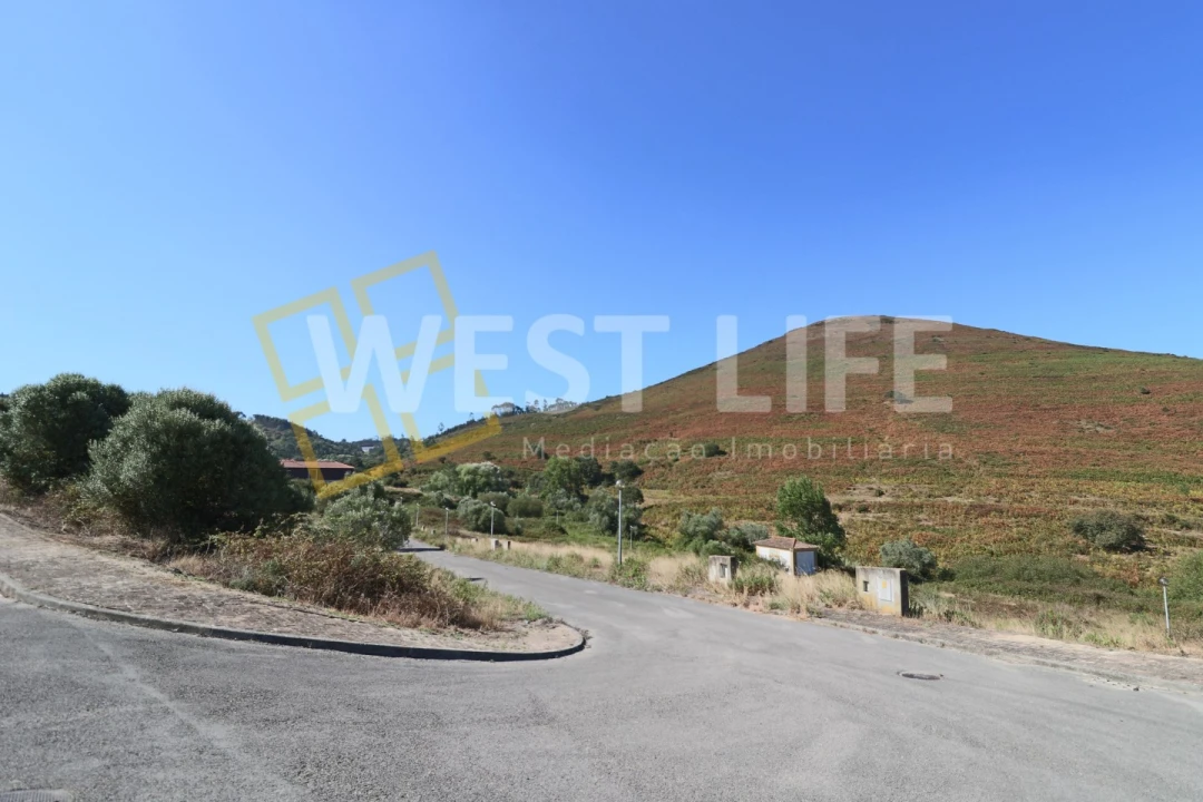 Terreno para Venda em Malveira e São Miguel de Alcainça Foto 1