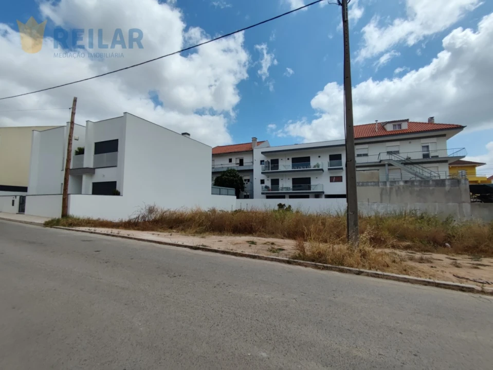 Terreno para Venda em Santa Iria de Azoia, São João da Talha e Bobadela Foto 2