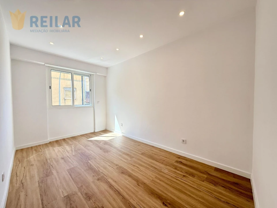 Apartamento T2 para Venda em Encosta do Sol Foto 3