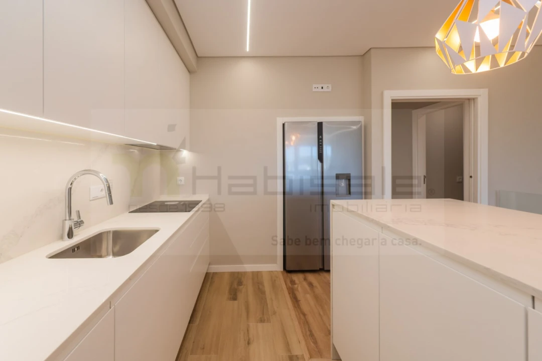Apartamento T3 para Venda em Carcavelos e Parede Foto 6
