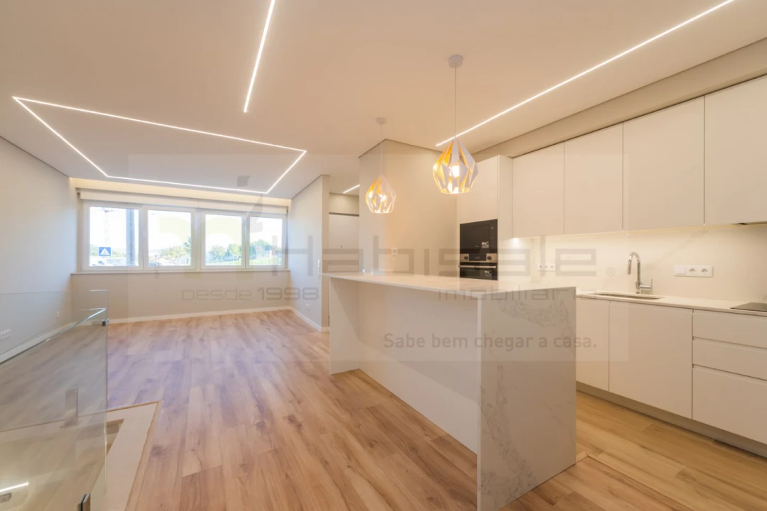 Apartamento T3 para Venda em Carcavelos e Parede Foto 7