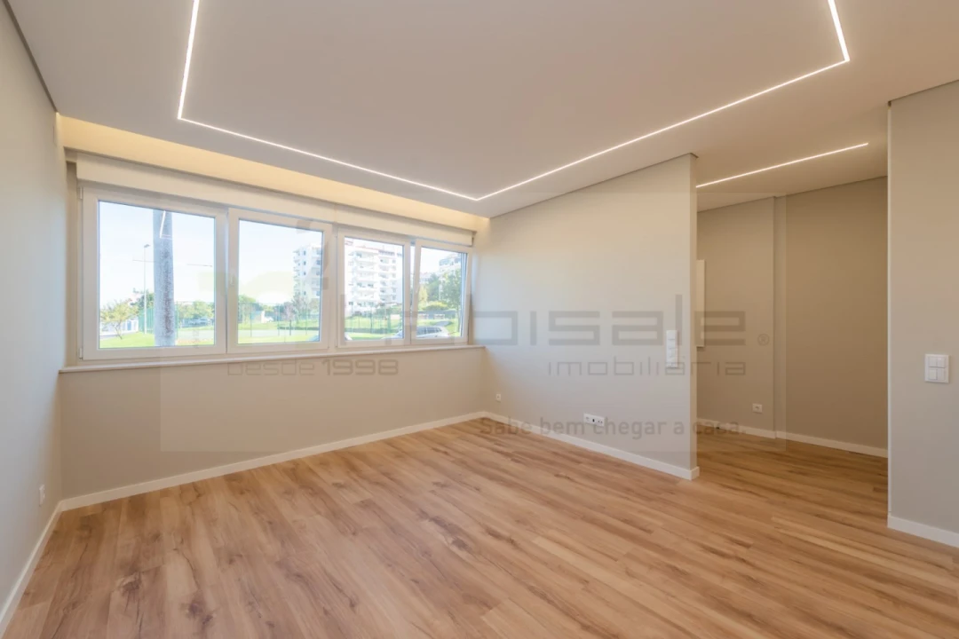 Apartamento T3 para Venda em Carcavelos e Parede Foto 8