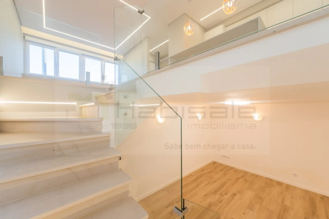 Apartamento T3 para Venda em Carcavelos e Parede Foto 32